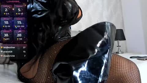 Snapshot of addictivexts chatting on 01-19-25, 11:53 NIcolle online show from 01-19-25, 11:53