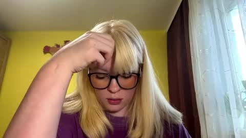 Snapshot of addieflamer chatting on 06-04-26, 04:13 Lesly online show from 06-04-26, 04:13