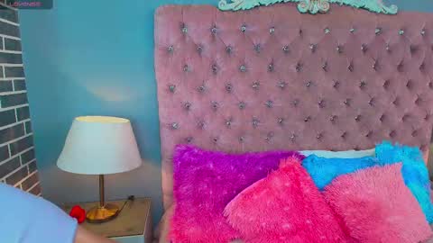 Adelaine online show from 09-11-25, 08:20