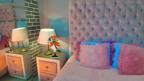 Adelaine online show from 12-23-25, 12:52