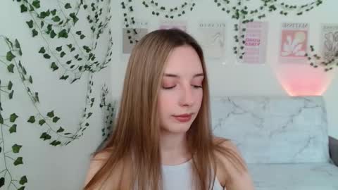 Snapshot of adele0_0 chatting on 02-25-25, 09:53 Adele online show from 02-25-25, 09:53