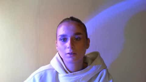 Snapshot of adele_amore chatting on 02-07-25, 07:18 Adele Amore online show from 02-07-25, 07:18