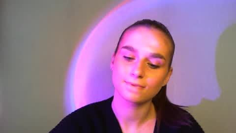Snapshot of adele_amore chatting on 02-09-25, 08:11 Adele Amore online show from 02-09-25, 08:11