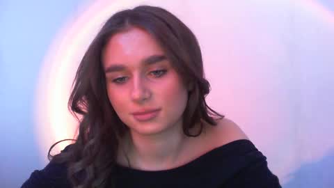 Snapshot of adele_amore chatting on 02-15-25, 08:22 Adele Amore online show from 02-15-25, 08:22