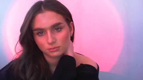 Snapshot of adele_amore chatting on 02-15-25, 11:28 Adele Amore online show from 02-15-25, 11:28