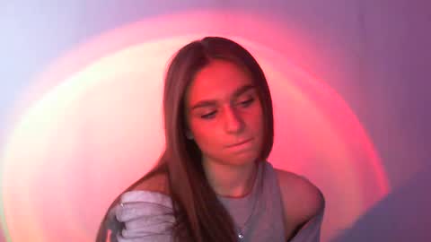 Snapshot of adele_amore chatting on 02-20-25, 07:45 Adele Amore online show from 02-20-25, 07:45