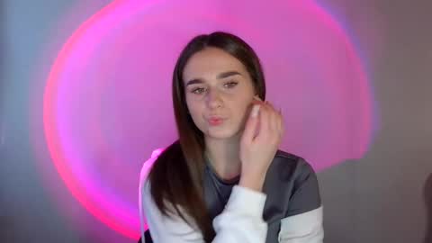 Snapshot of adele_amore chatting on 02-25-25, 02:44 Adele Amore online show from 02-25-25, 02:44