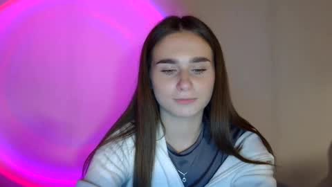 Snapshot of adele_amore chatting on 02-25-25, 06:09 Adele Amore online show from 02-25-25, 06:09