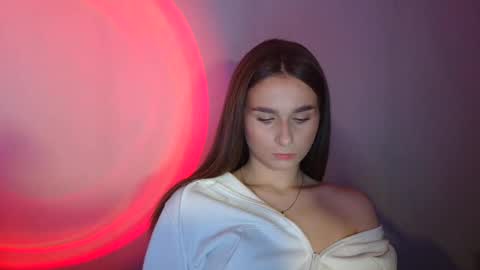 Snapshot of adele_amore chatting on 02-28-25, 12:20 Adele Amore online show from 02-28-25, 12:20