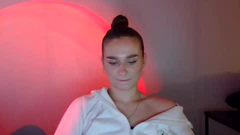 Snapshot of adele_amore chatting on 03-03-25, 10:38 Adele Amore online show from 03-03-25, 10:38