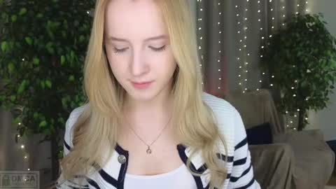 Adele online show from 02-24-25, 12:30