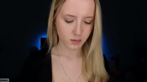 Snapshot of adele_armas chatting on 02-08-26, 08:45 Adele online show from 02-08-26, 08:45