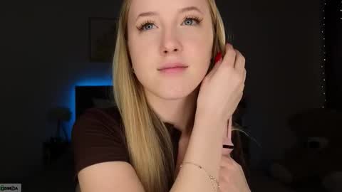 Snapshot of adele_armas chatting on 02-21-26, 09:05 Adele online show from 02-21-26, 09:05