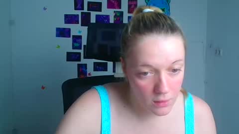 Adele online show from 11-25-25, 01:00