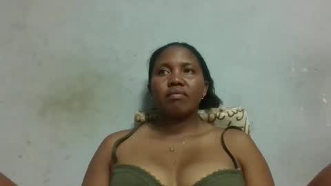 Snapshot of adelealy chatting on 05-01-26, 02:43 adelealy online show from 05-01-26, 02:43