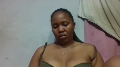 Snapshot of adelealy chatting on 05-06-26, 05:03 adelealy online show from 05-06-26, 05:03