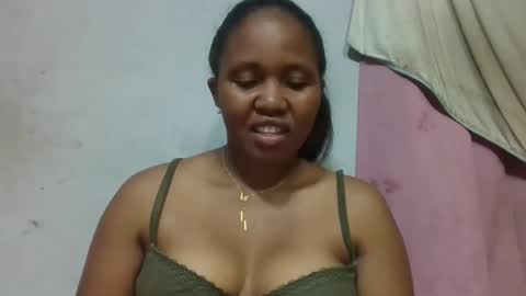 Snapshot of adelealy chatting on 05-07-26, 06:35 adelealy online show from 05-07-26, 06:35
