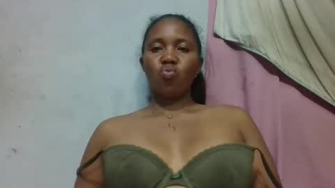 Snapshot of adelealy chatting on 05-09-26, 07:19 adelealy online show from 05-09-26, 07:19
