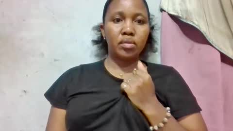 Snapshot of adelealy chatting on 05-21-26, 02:29 adelealy online show from 05-21-26, 02:29