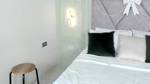 Adeele Brooke online show from 01-06-26, 07:50