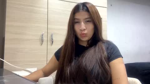 adellein foxx online show from 10-16-25, 05:08