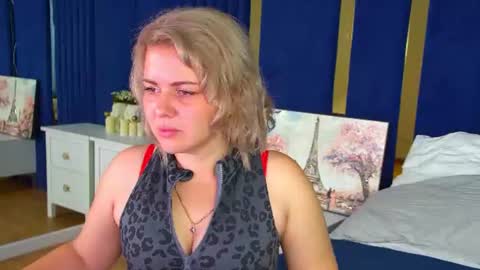Snapshot of adeleravelle chatting on 07-29-26, 05:16 AdeleRavelle online show from 07-29-26, 05:16