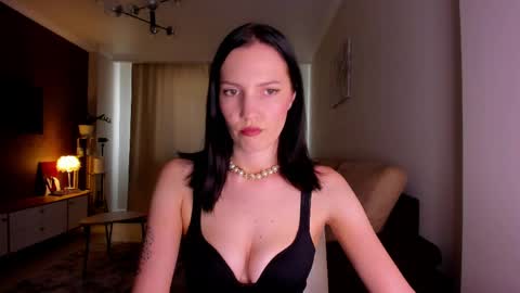 Snapshot of adeleshinem chatting on 06-09-26, 06:14 Adele Shine online show from 06-09-26, 06:14