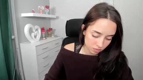 Adele online show from 03-31-26, 05:52