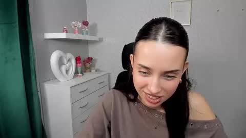 Adele online show from 04-03-26, 05:38