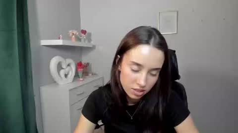 Adele online show from 04-20-26, 05:48