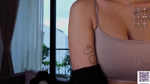 Adelia online show from 11-22-25, 01:04