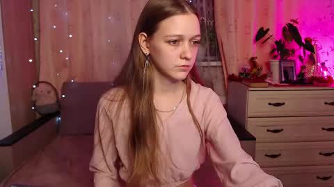 Lina online show from 12-18-24, 08:03