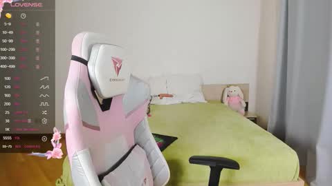 Adelina online show from 10-19-25, 09:32