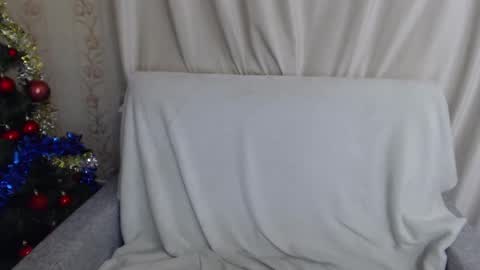 Snapshot of adelinalawson chatting on 01-17-25, 04:04 adelinalawson online show from 01-17-25, 04:04