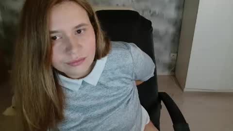 adelinalawson online show from 04-09-26, 06:19