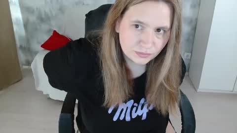 adelinalawson online show from 04-12-26, 11:26