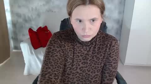 adelinalawson online show from 04-17-26, 08:39