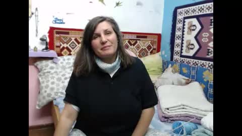 Snapshot of adelineblueeyes chatting on 10-06-25, 07:39 Larisa online show from 10-06-25, 07:39