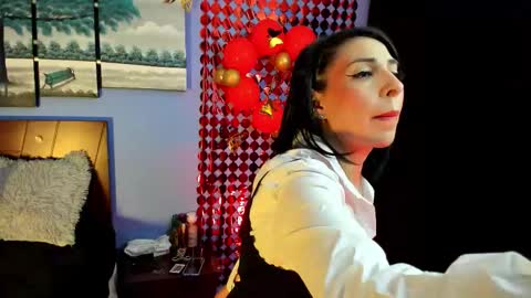 Snapshot of adellelennox_cg chatting on 09-10-25, 10:59 Adelle online show from 09-10-25, 10:59