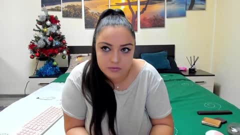 Adellineee online show from 12-27-24, 10:48