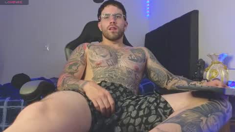 Snapshot of ades_lowe chatting on 06-26-26, 05:01 Ades online show from 06-26-26, 05:01
