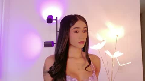 Snapshot of adharacute19 chatting on 07-28-26, 04:39 Isabellafirst online show from 07-28-26, 04:39