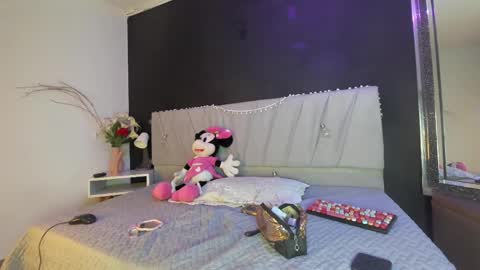 Snapshot of adharaharper chatting on 05-29-26, 01:09 Adhara online show from 05-29-26, 01:09