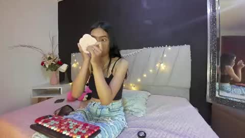 Snapshot of adharaharper chatting on 06-18-26, 02:10 Adhara online show from 06-18-26, 02:10