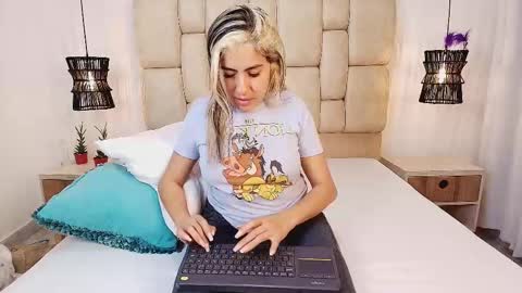Snapshot of adharasmithh chatting on 02-11-25, 10:07 AdharaSmithh online show from 02-11-25, 10:07