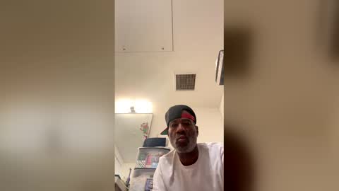 Snapshot of adick_ting chatting on 04-08-26, 12:27 adick_ting online show from 04-08-26, 12:27
