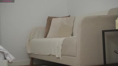 Adisson Fox online show from 12-21-25, 07:15