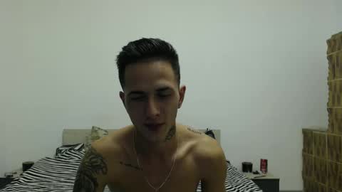 Snapshot of adonis0892 chatting on 10-26-25, 05:52 adonis0892 online show from 10-26-25, 05:52