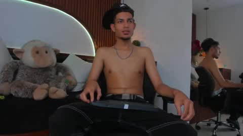 adonis_wb online show from 12-14-25, 05:51