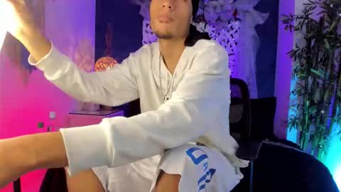 adonis_wb online show from 01-08-26, 04:59